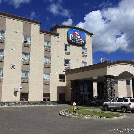 Pomeroy Inn And Suites Chetwynd Bagian luar foto