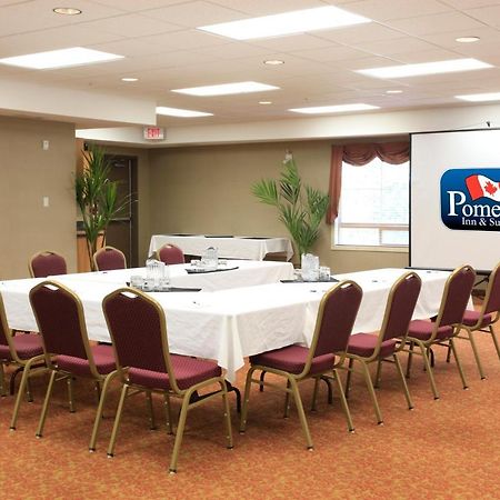Pomeroy Inn And Suites Chetwynd Bagian luar foto