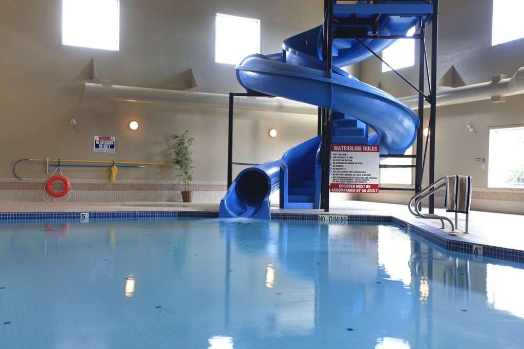 Pomeroy Inn And Suites Chetwynd Fasilitas foto