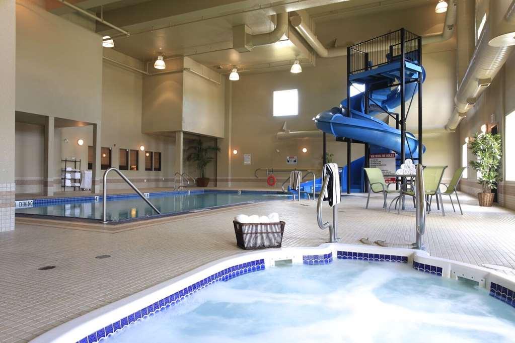 Pomeroy Inn And Suites Chetwynd Fasilitas foto