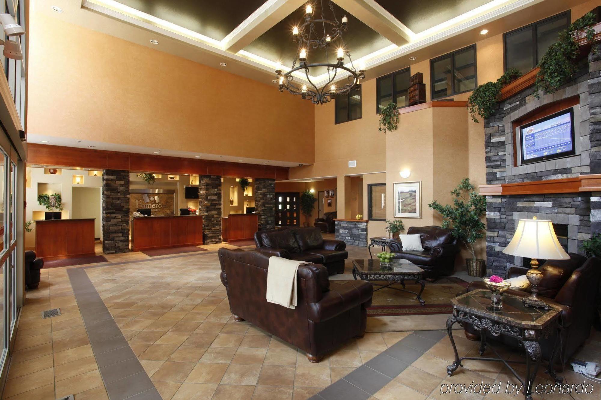 Pomeroy Inn And Suites Chetwynd Bagian luar foto